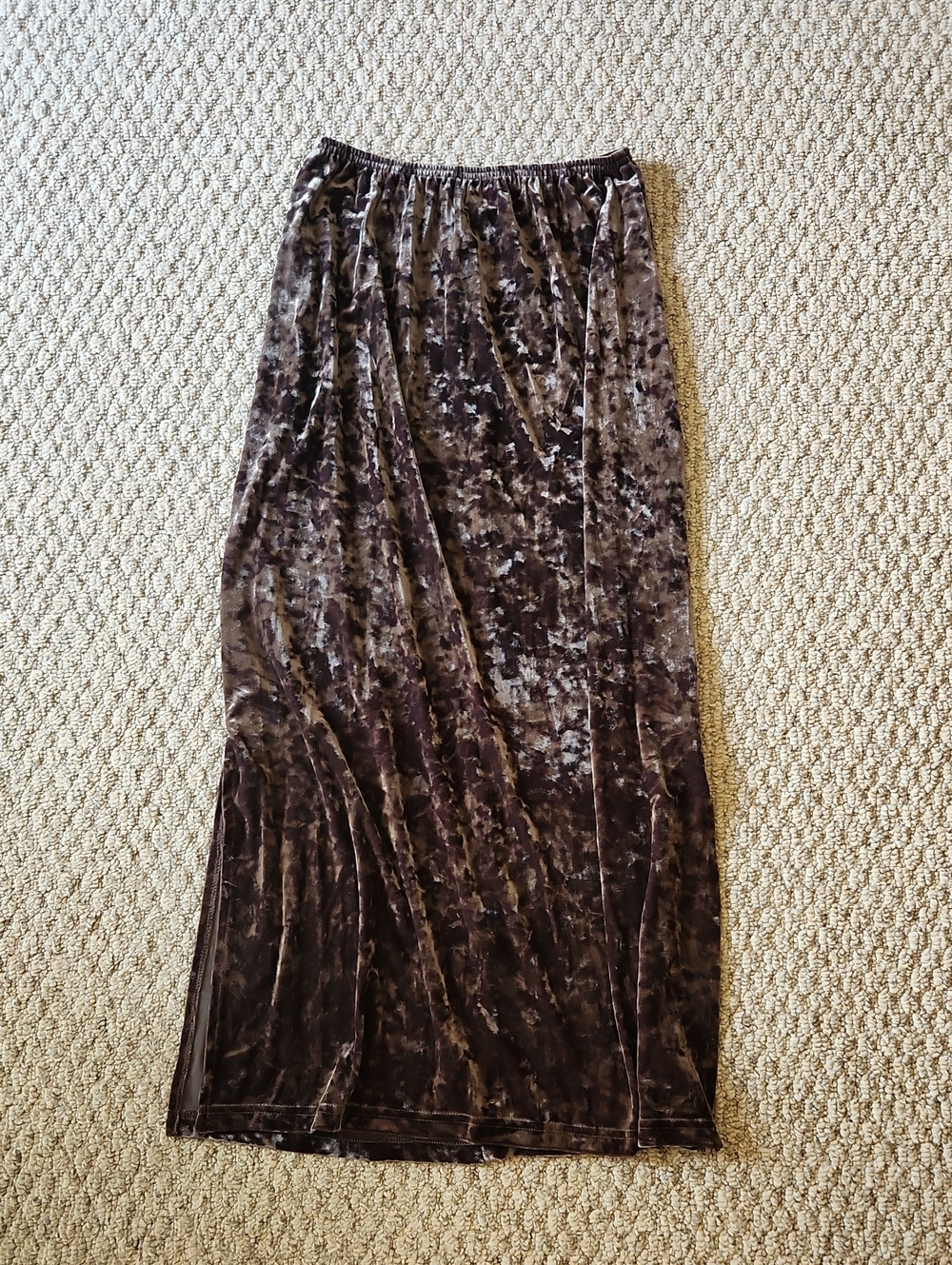 Clio Crushed Velvet Maxi Skirt in Dark Green